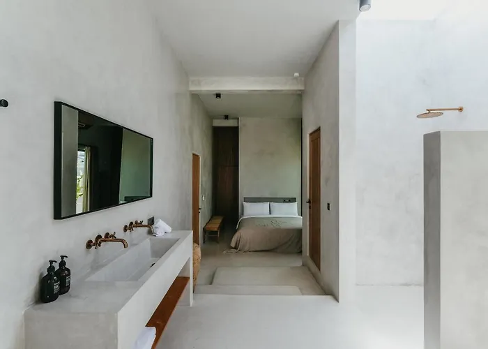 Chateau Retreat Bali ヴィラ *