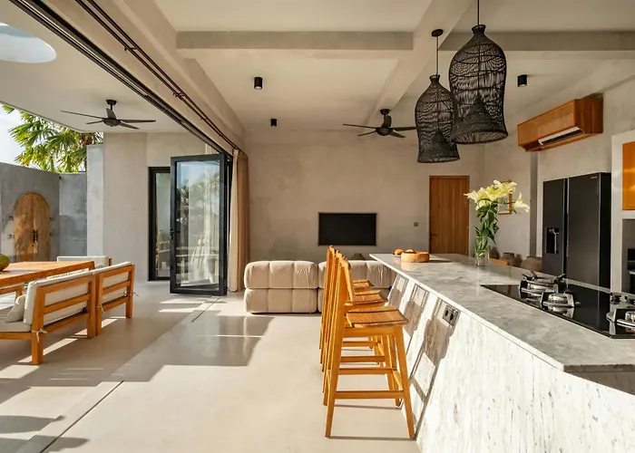 Chateau Retreat Bali チャングー