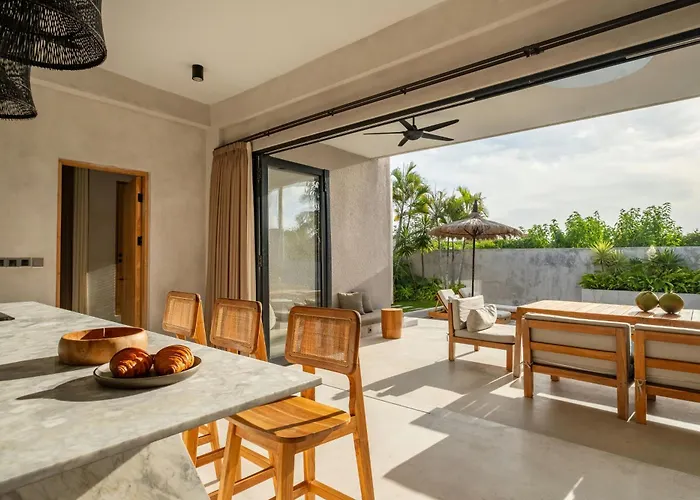 Chateau Retreat Bali * チャングー